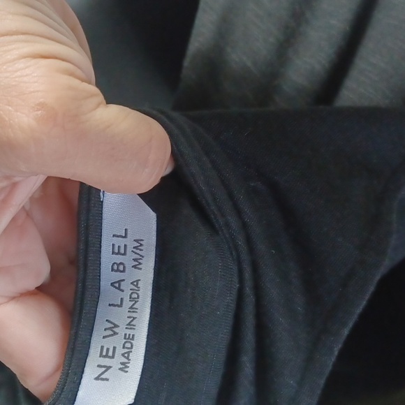 New Label Sleeveless Graphic Design Midi Black & White T-shirt material Dress - Picture 6 of 6